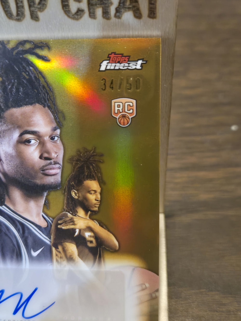 Stephon Castle 34/50 Gold Autograph Basketball Trading Card - Picture 4 of 11